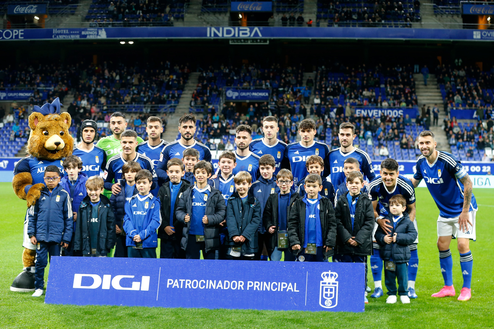 Las notas del Real Oviedo Un hombre destaca por encima del resto